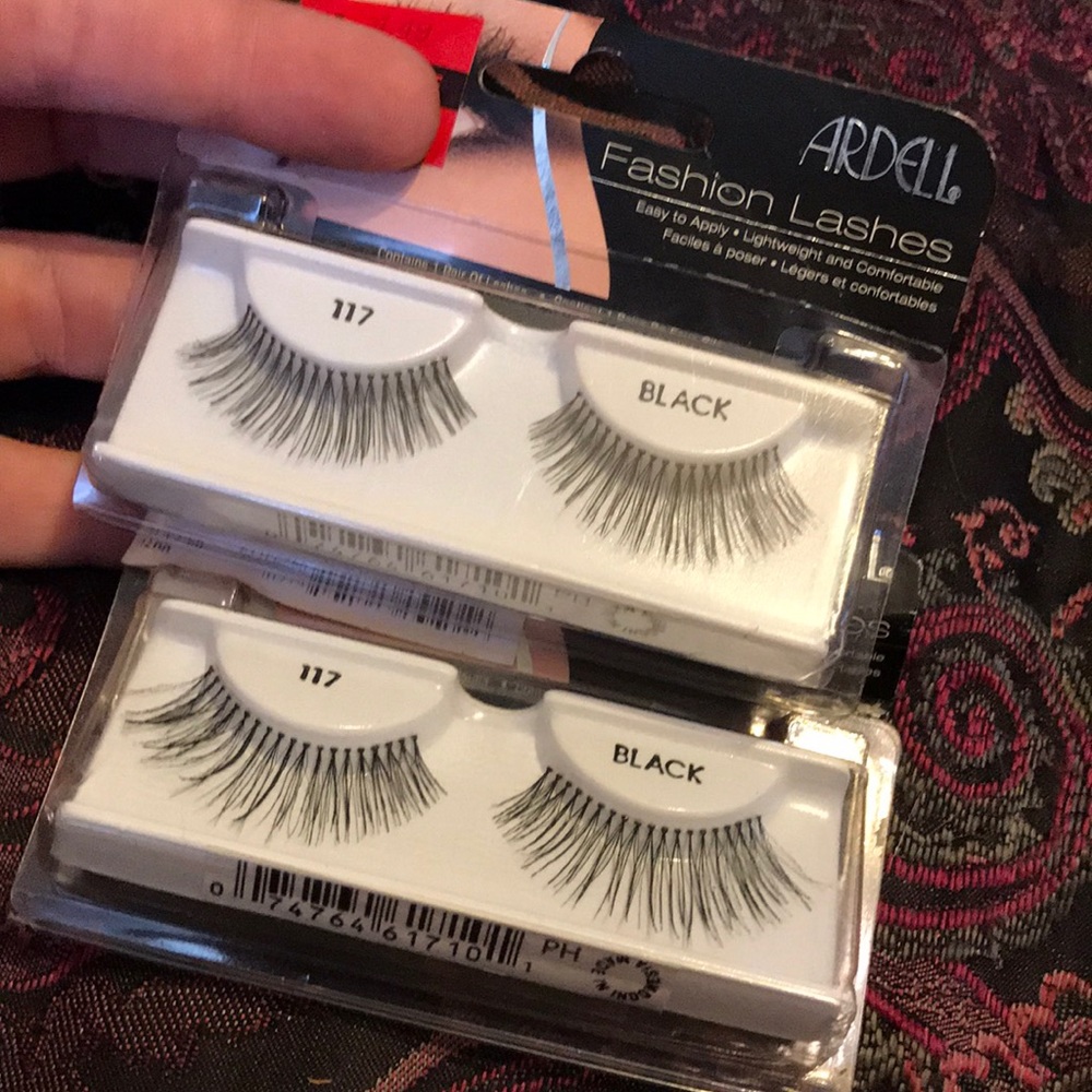 2 packages of Ardell 117 lashes